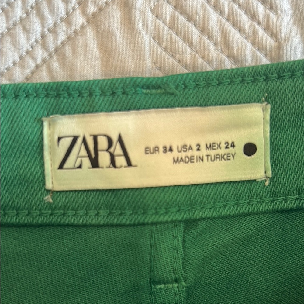 Zara size 2 Green Frayed hem straight leg denim Jeans - Picture 2 of 6